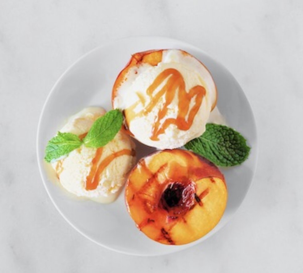 Grilled Peaches with Bourbon Sauce