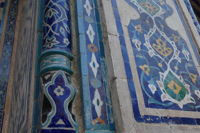 Tiles and detail 02